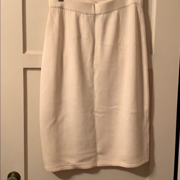 NEW ST. JOHN SEPARATES  SZ 12.  IVORY - Picture 4 of 8